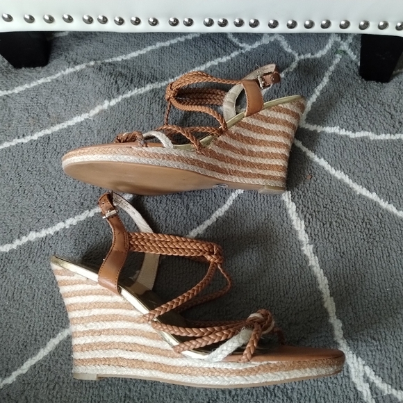 Michael Kors Summer Wedge Espadrilles in Box - Picture 4 of 11